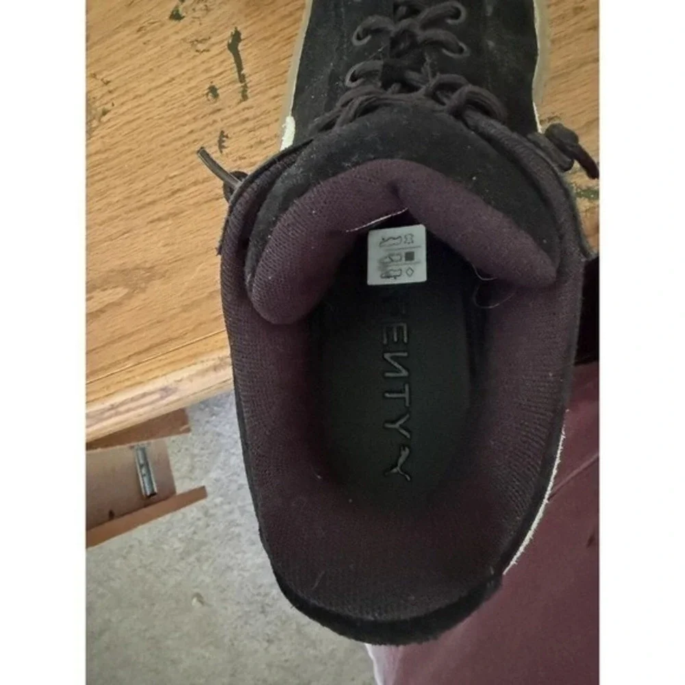 FENTY x PUMA Platform Suede‎ Sneakers Black White Size 9.5 EUC